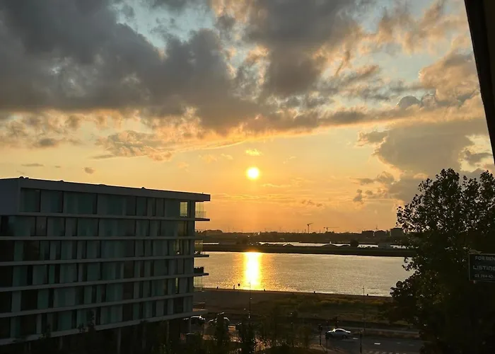Charmant Appartement In Antwerpen Zuid Met Zicht Op De Stroom